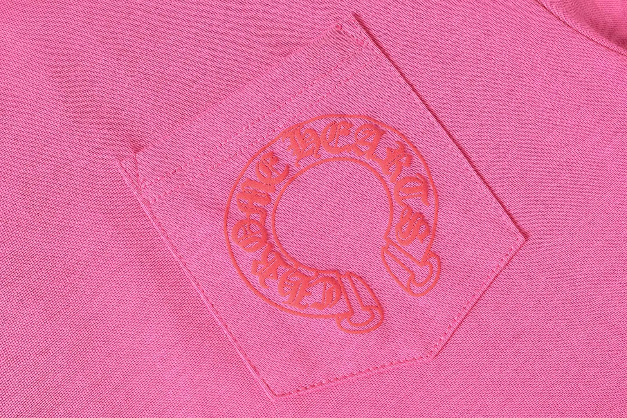 P150 Cross-border model, please do not place an order if you are pursuing quality -Chrome Hearts/Chrome Heart Cross Sanskrit foam printed short-sleeved T-shirt -High weight, high density and high quality. The wool is soft, delicate and skin-friendly. It feels soft and silky. It has excellent warmth and skin-friendly properties.